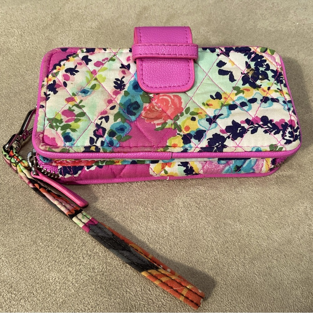 Vera Bradley Wildflower Paisley smartphone wristlet